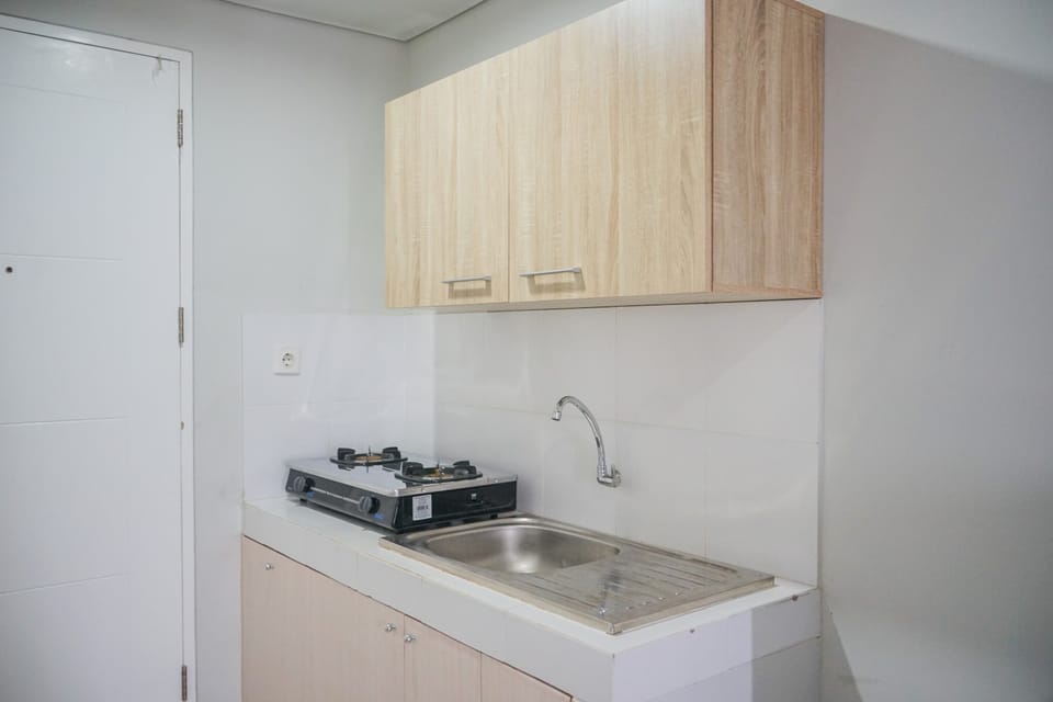Fridge, stovetop, cookware/dishes/utensils