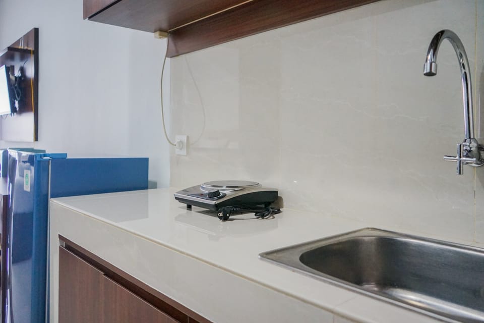 Fridge, stovetop, cookware/dishes/utensils