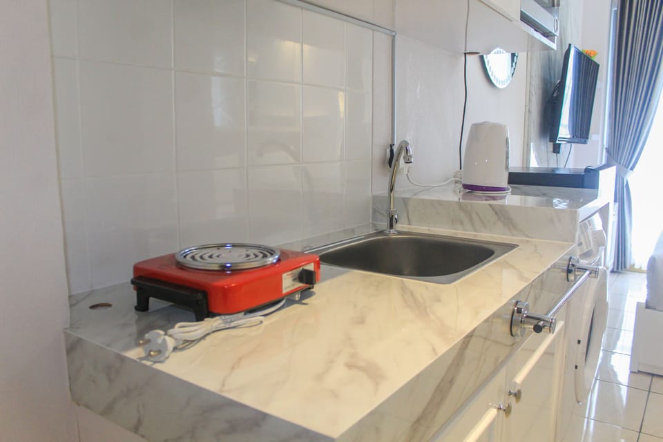 Room | Private kitchen | Fridge, stovetop, cookware/dishes/utensils