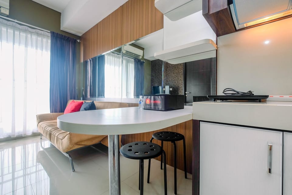 Room | Private kitchen | Fridge, stovetop, cookware/dishes/utensils
