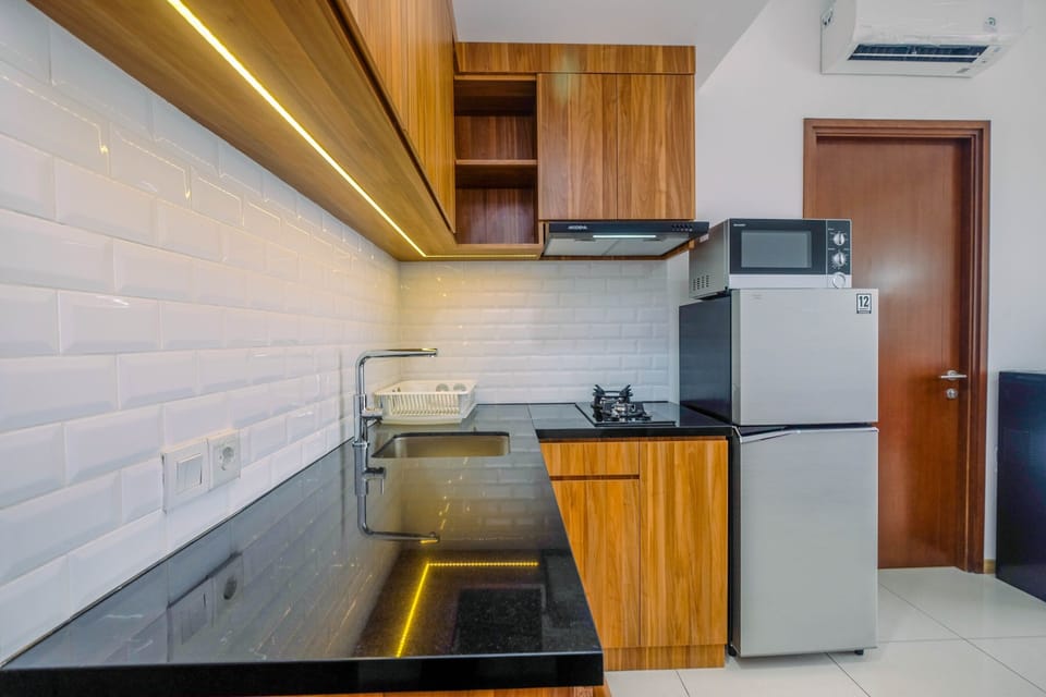 Fridge, stovetop, cookware/dishes/utensils