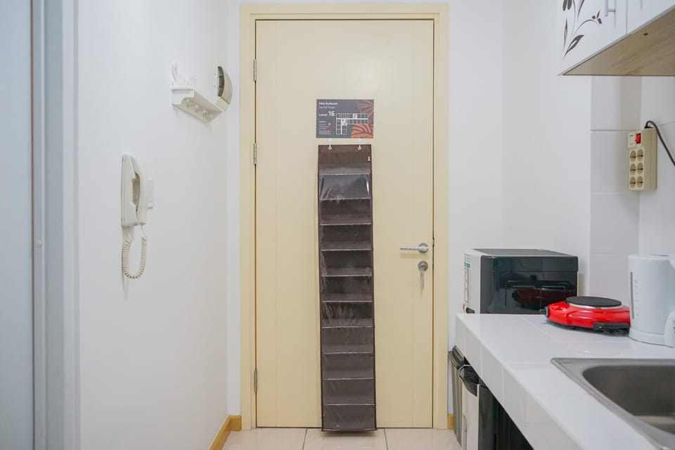 Fridge, stovetop, cookware/dishes/utensils