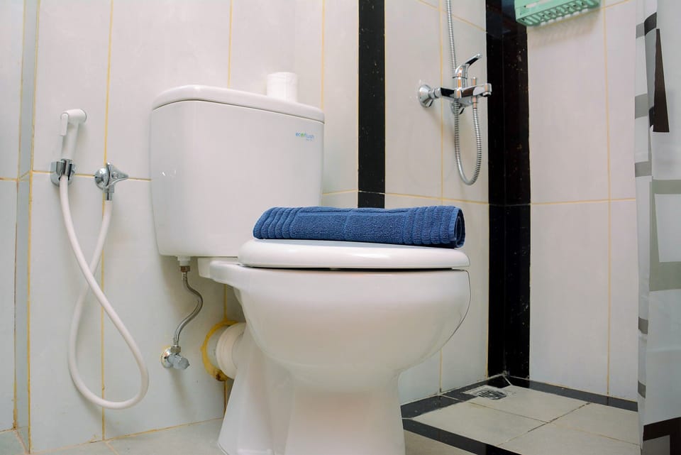 Room | Bathroom | Shower, towels