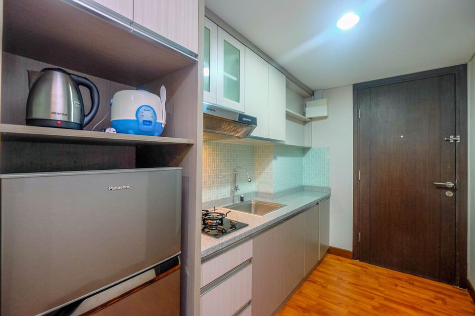 Room | Private kitchen | Fridge, stovetop, cookware/dishes/utensils