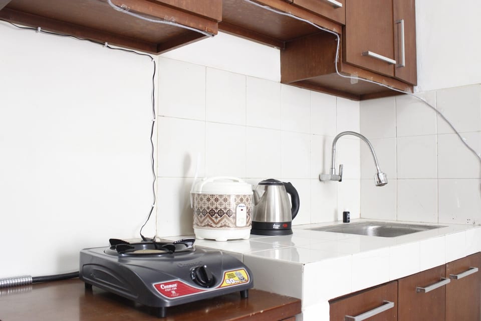 Fridge, stovetop, cookware/dishes/utensils