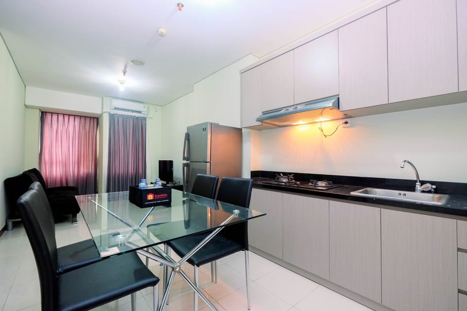 Room | Private kitchen | Fridge, stovetop, cookware/dishes/utensils