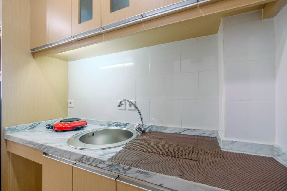Fridge, stovetop, cookware/dishes/utensils