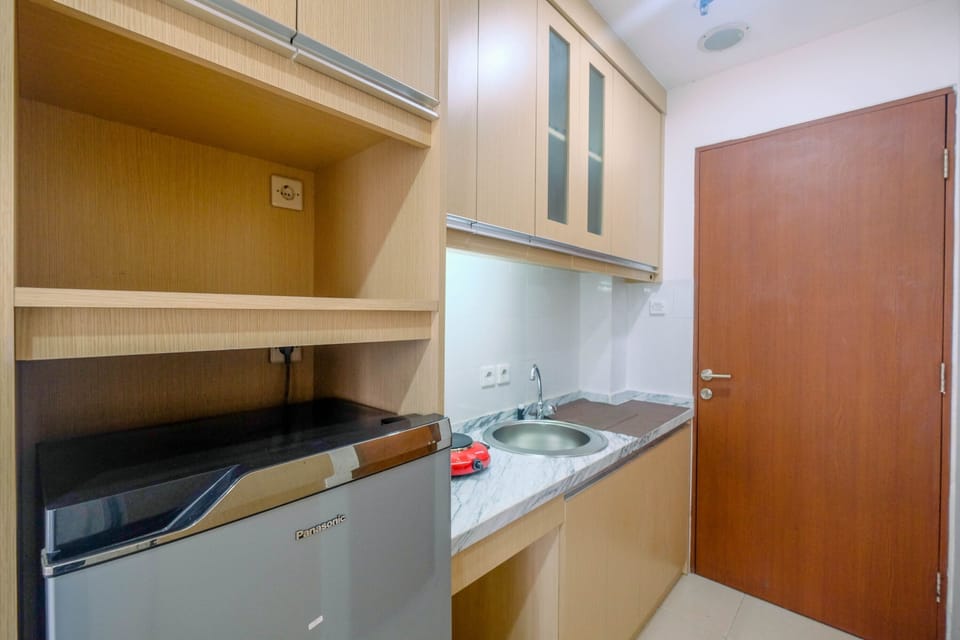 Room | Private kitchen | Fridge, stovetop, cookware/dishes/utensils