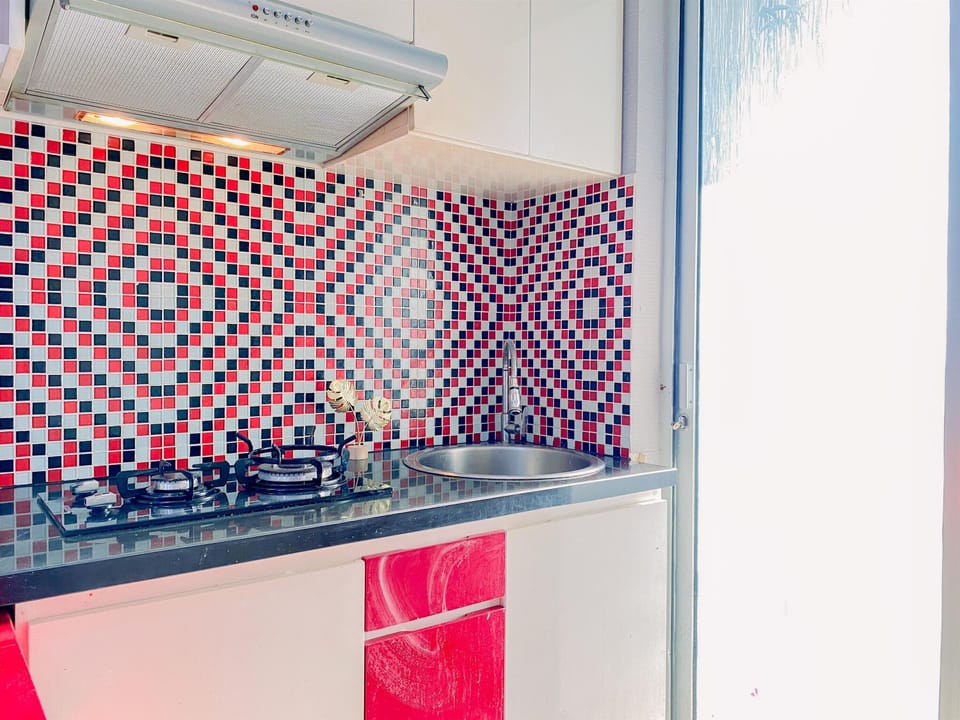 Room | Private kitchen | Fridge, stovetop, cookware/dishes/utensils