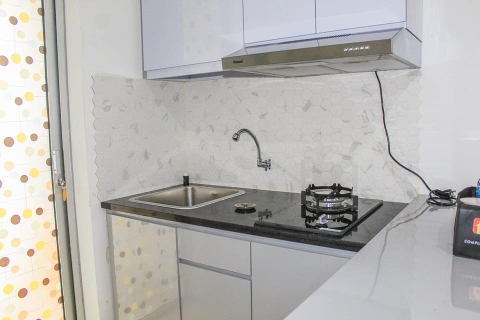 Room | Private kitchen | Fridge, stovetop, cookware/dishes/utensils
