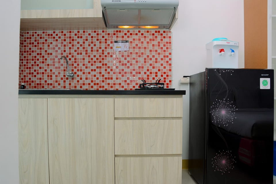 Fridge, stovetop, cookware/dishes/utensils