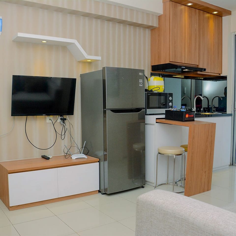 Fridge, stovetop, cookware/dishes/utensils