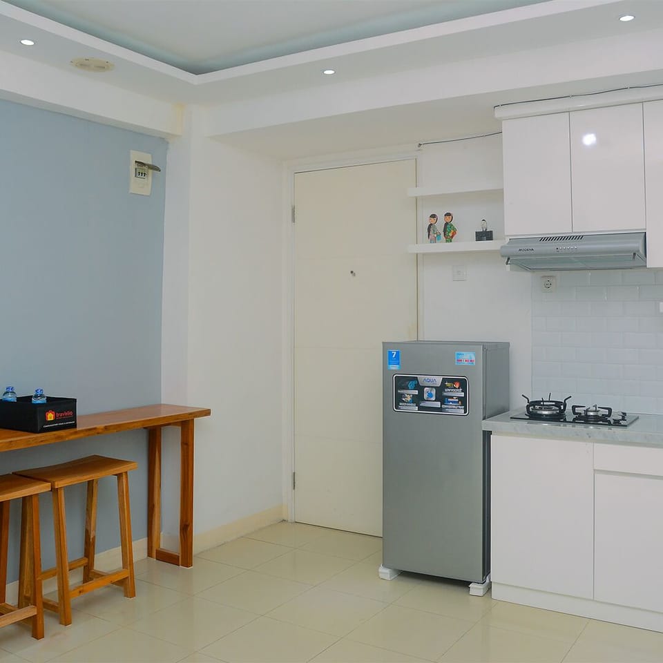 Fridge, stovetop, cookware/dishes/utensils