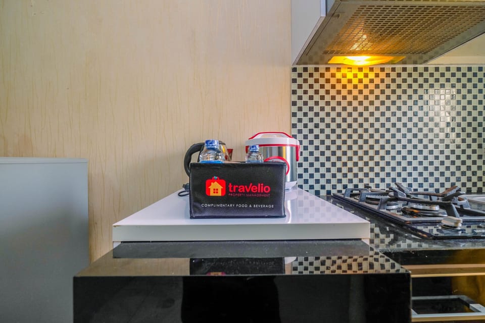 Room | Private kitchen | Fridge, stovetop, cookware/dishes/utensils