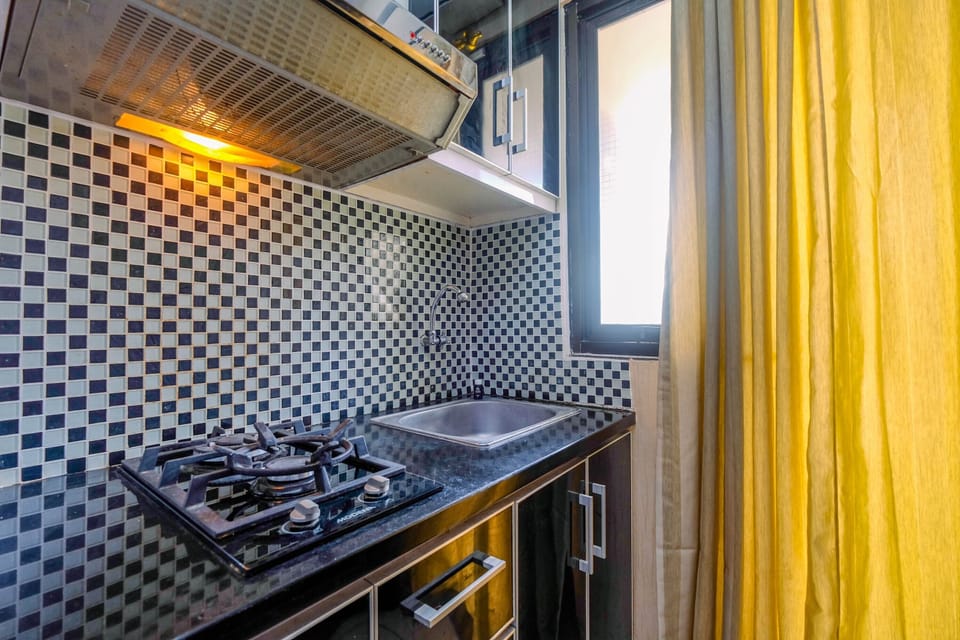 Room | Private kitchen | Fridge, stovetop, cookware/dishes/utensils
