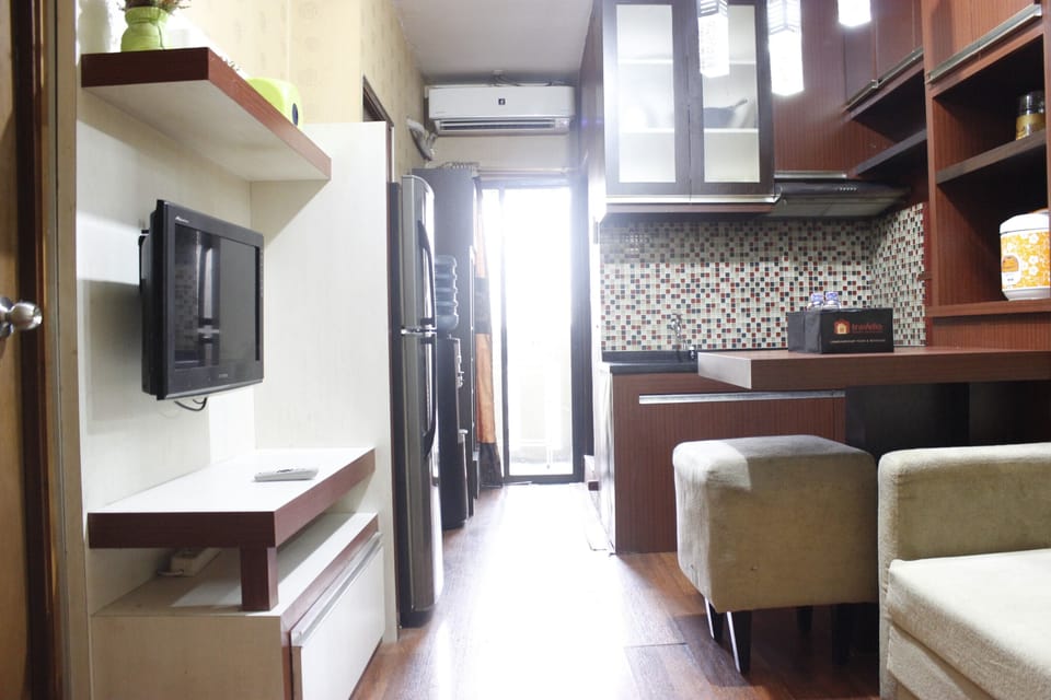 Room | Private kitchen | Fridge, stovetop, cookware/dishes/utensils