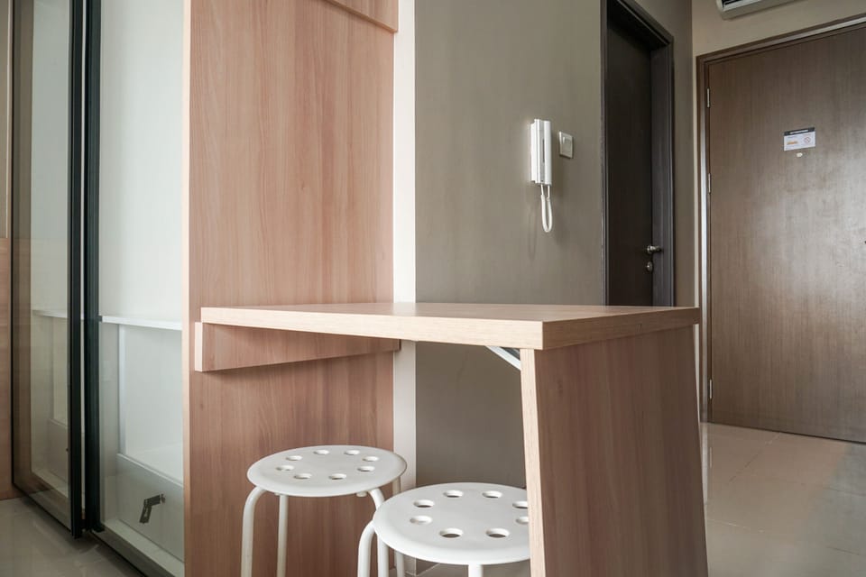Room | Private kitchen | Fridge, stovetop, cookware/dishes/utensils