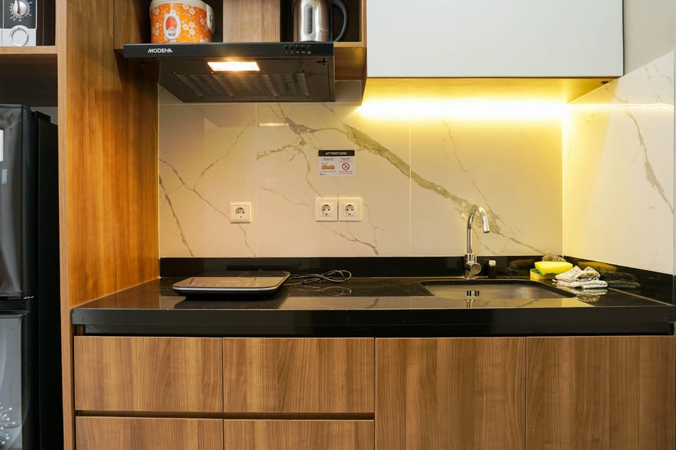 Room | Private kitchen | Fridge, stovetop, cookware/dishes/utensils