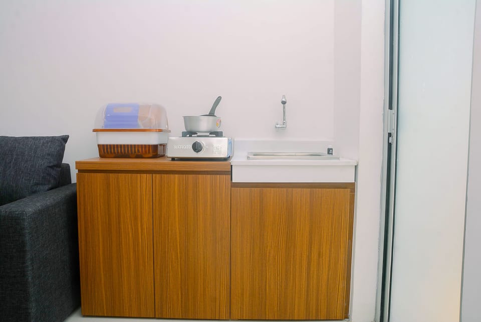 Room | Private kitchen | Fridge, stovetop, cookware/dishes/utensils