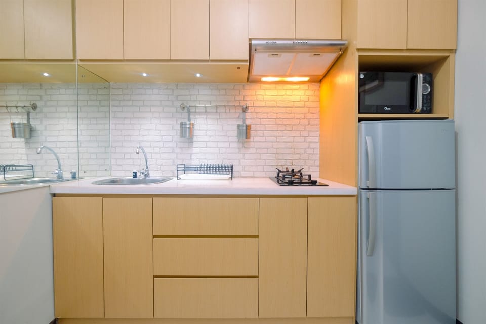 Room | Private kitchen | Fridge, stovetop, cookware/dishes/utensils