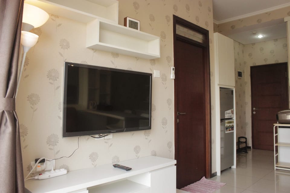 Room | Living room | TV