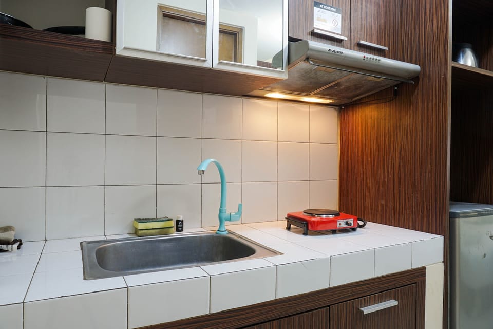 Room | Private kitchen | Fridge, stovetop, cookware/dishes/utensils