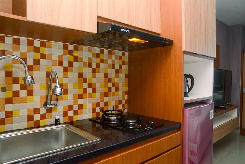 Room | Private kitchen | Fridge, stovetop, cookware/dishes/utensils