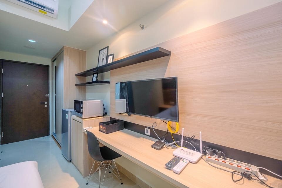 Room | Private kitchen | Fridge, stovetop, cookware/dishes/utensils