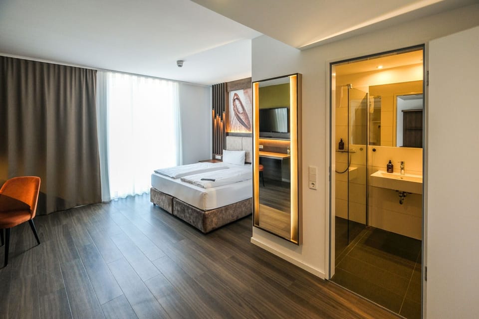 Superior Room | Hypo-allergenic bedding, memory foam beds, desk, laptop workspace