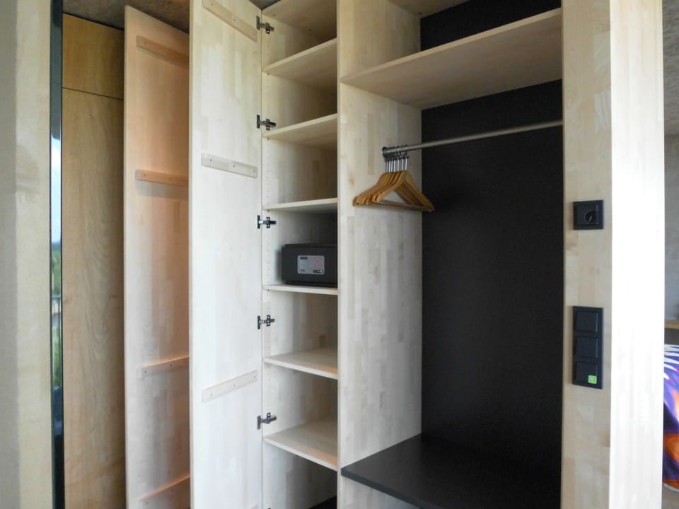 Panoramic Room | Hypo-allergenic bedding, Select Comfort beds, in-room safe, desk