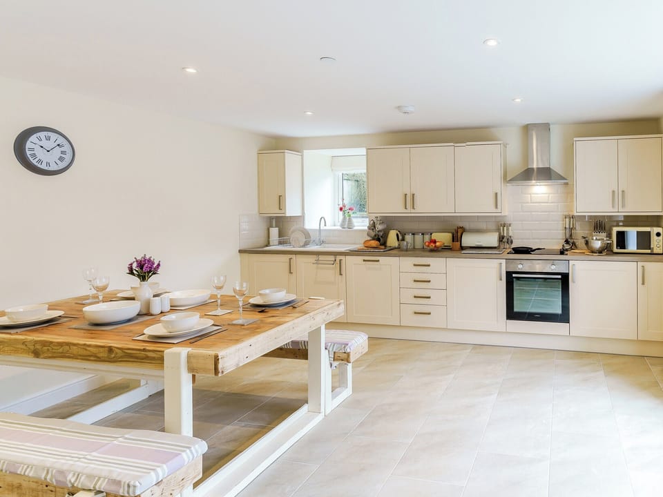Kitchen/diner | Ty Draenog - Llwynwermod Cottages, Maen-y-groes, near New Quay