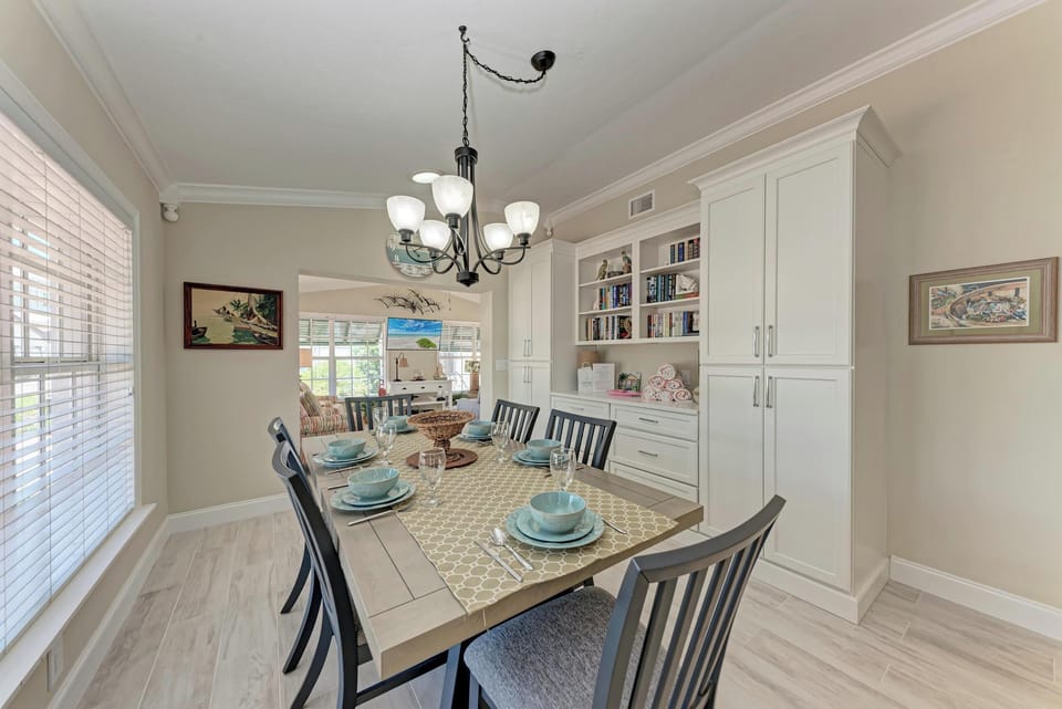 Palm Isle Village 3203 Dining Room (1)