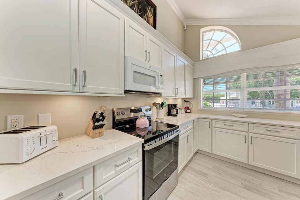 Palm Isle Village 3203 Kitchen (3)