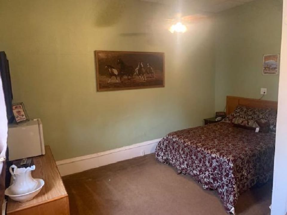 Queen size bed