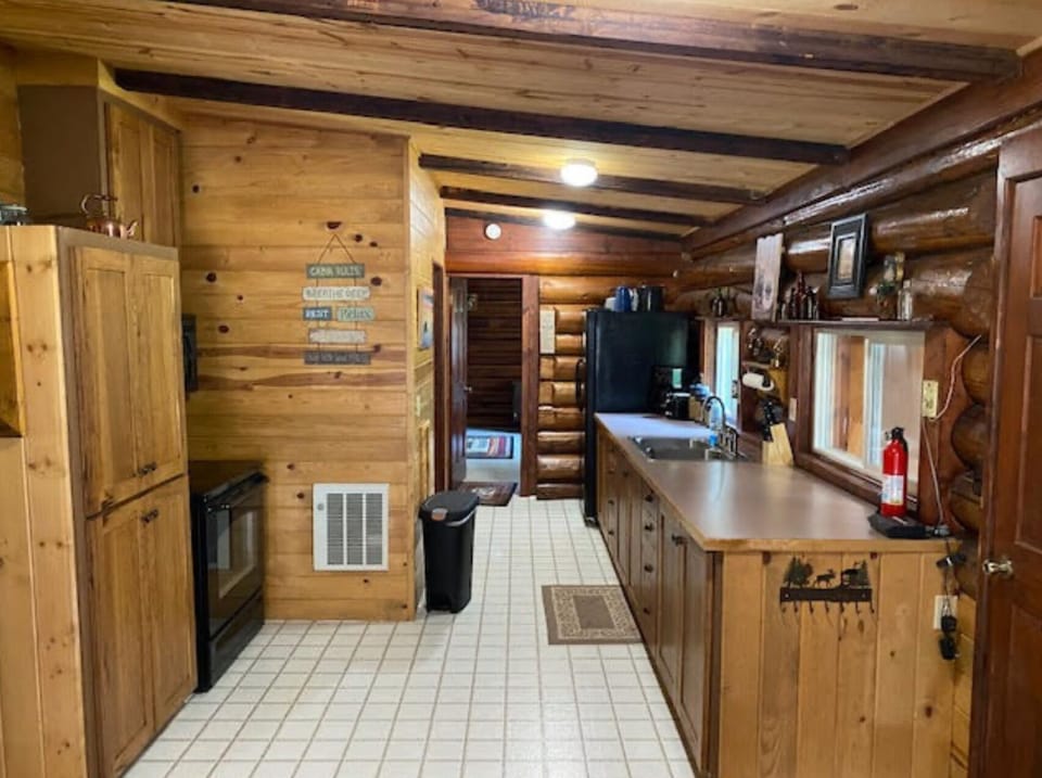 Kitchen - all cookware, plates, utensils, espresso/coffee maker included