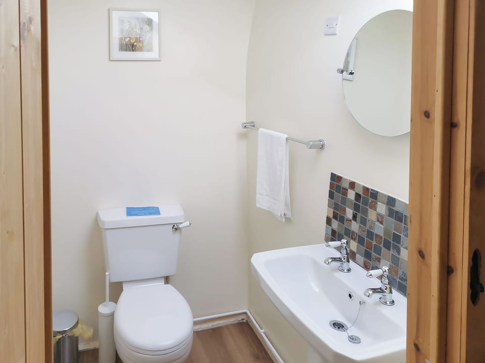 WC | Bryn Eithin, Carmel, near Caernarfon