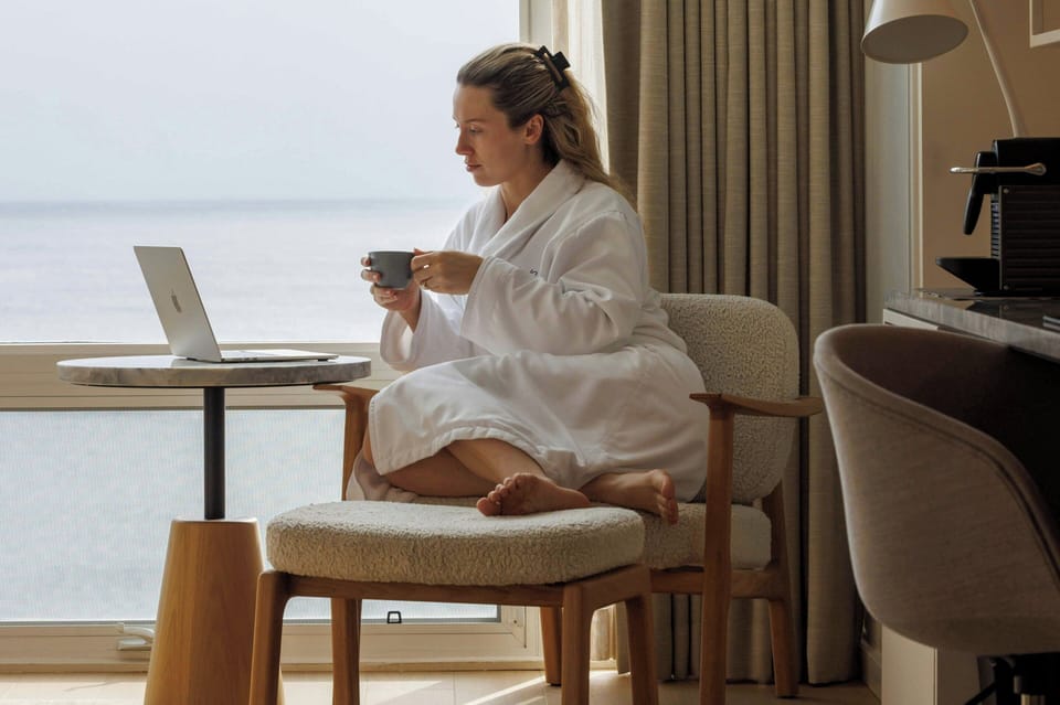 In-room safe, iron/ironing board, WiFi (free), bed sheets