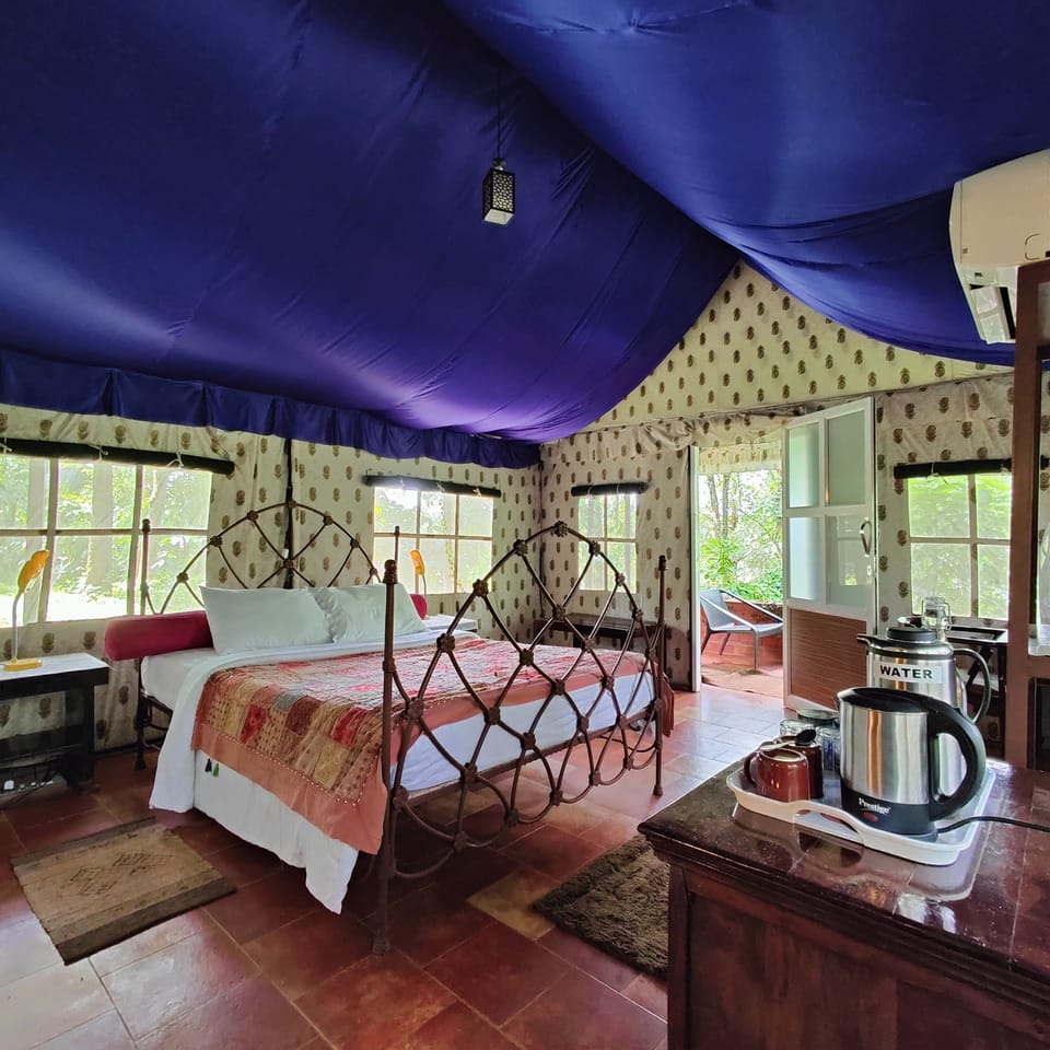 Luxury Tent | Premium bedding, desk, soundproofing, bed sheets