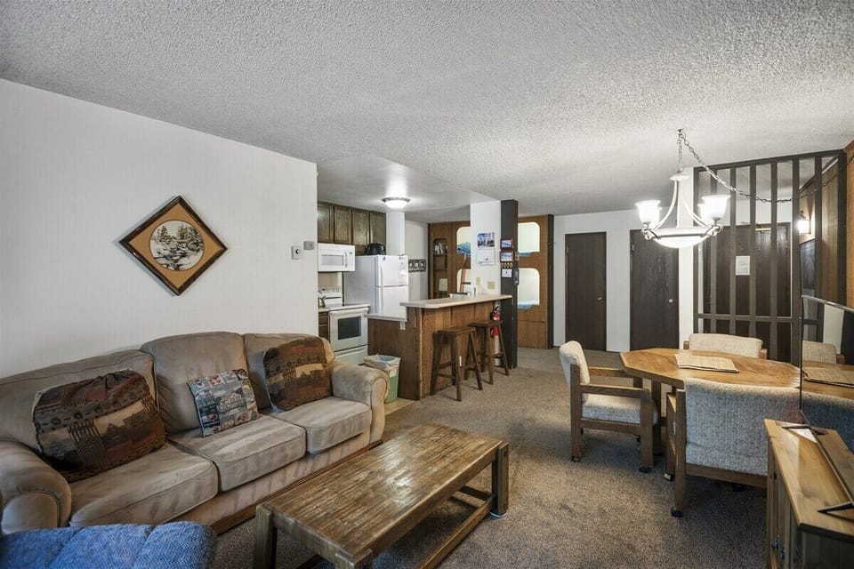 Open Floor Plan, Living, Dining, Kitchen