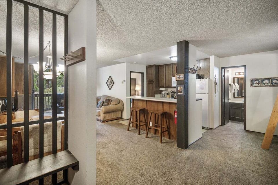 Entry to open floor plan living area