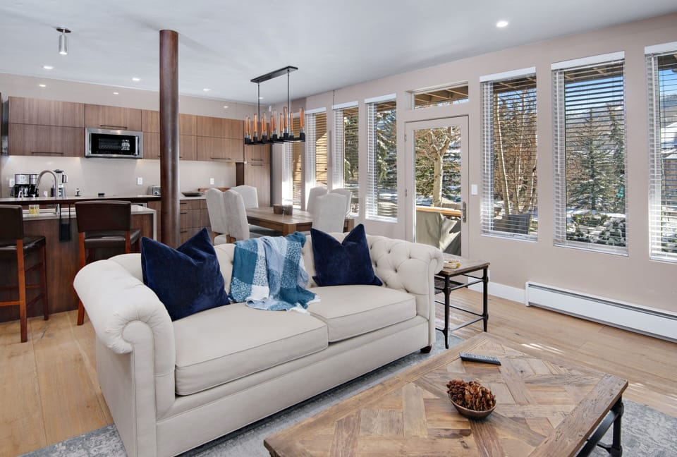 Condo, 3 Bedrooms | Living area | Smart TV