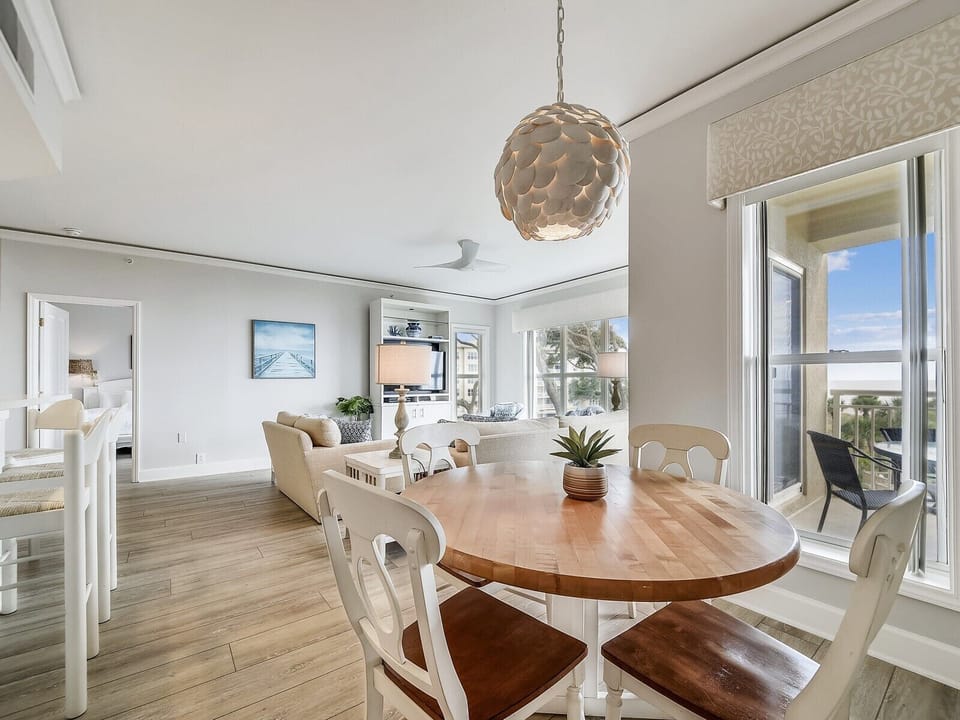 Breakfast Table with Ocean Views at 5308 Hampton Place
