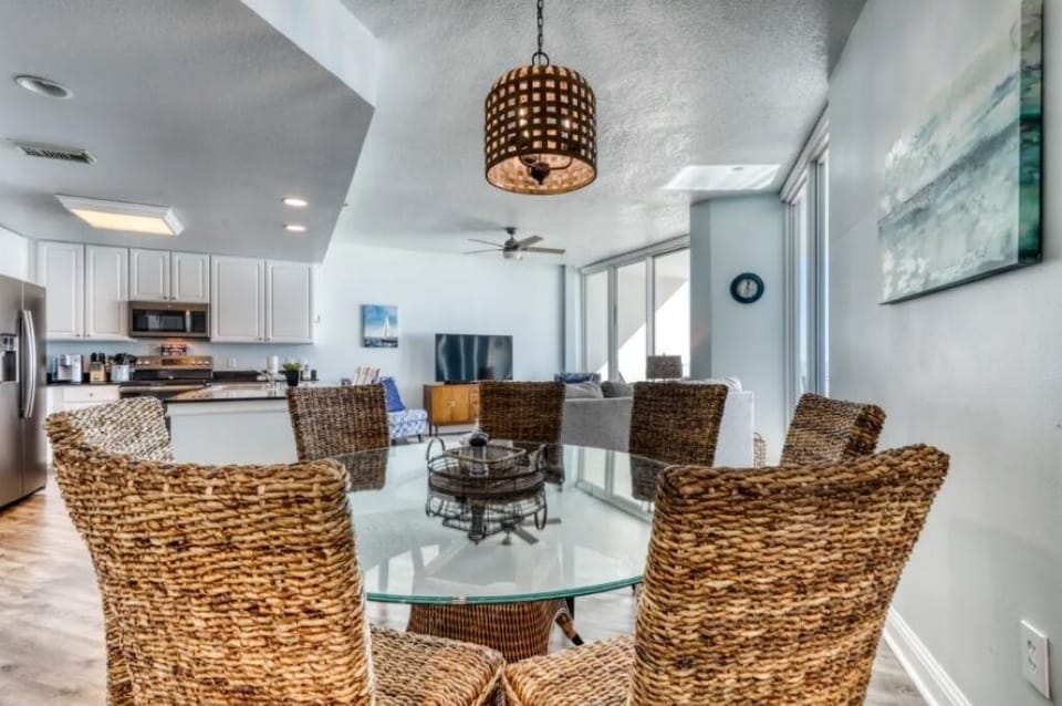 Direct Gulf front, sea breeze! - 3BR/3BA - Lighthouse 1115 - Spectacular views!  Apartment in Gulf Shores