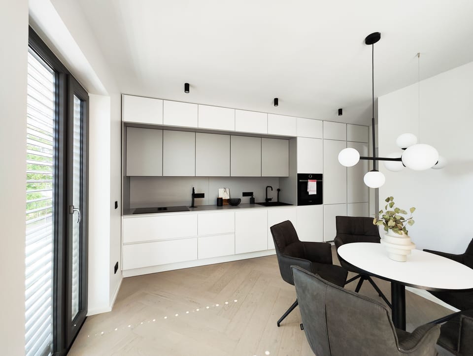 Luxury Apartment, Ensuite | Shared kitchen