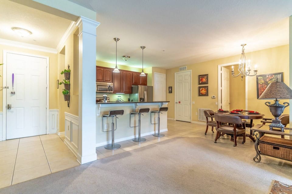 Condo (Vista Cay 4816) | Living room