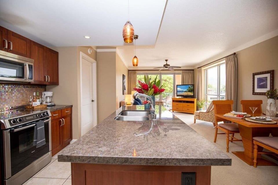 Bright and functional space designed for cooking and gathering