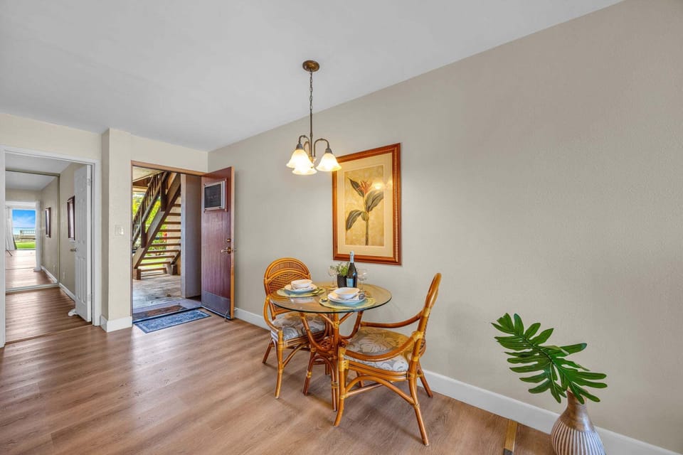Bright dining nook connecting the entry and living area.