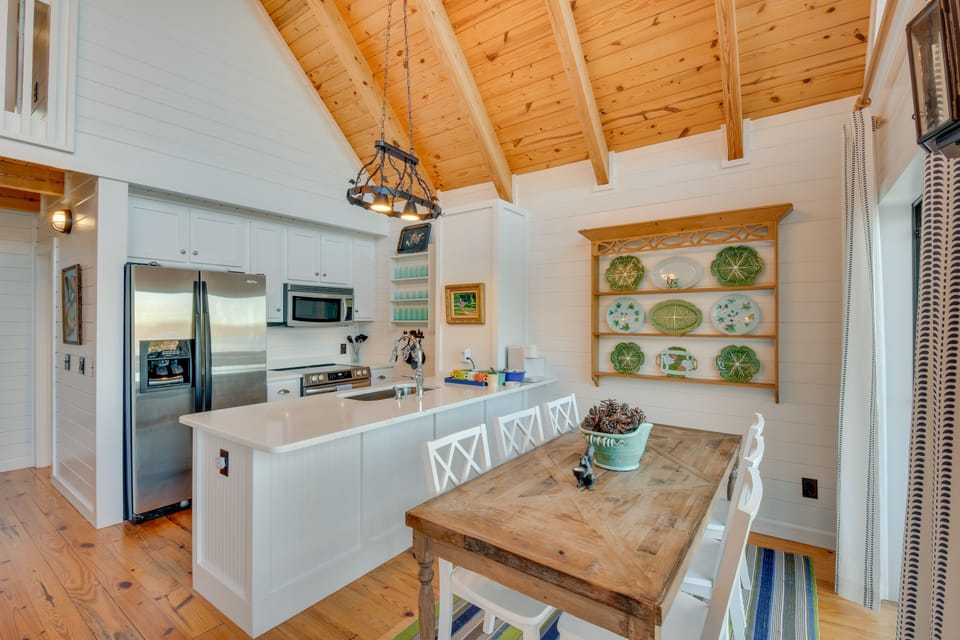 Dining | Kitchen