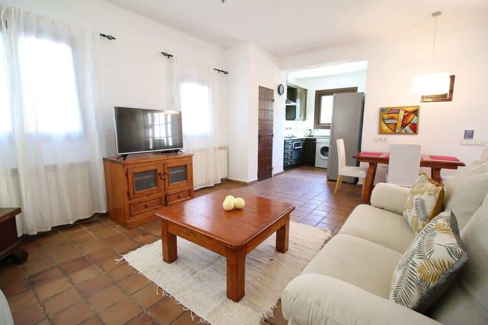 Comfy open plan lounge area with TV/Wifi