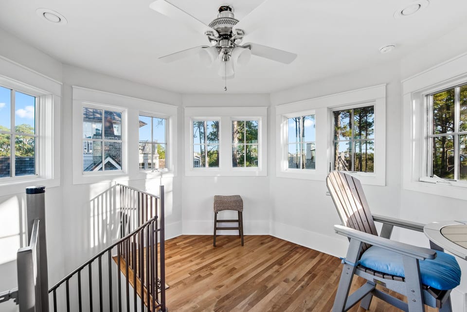 Third Floor: Landing Area